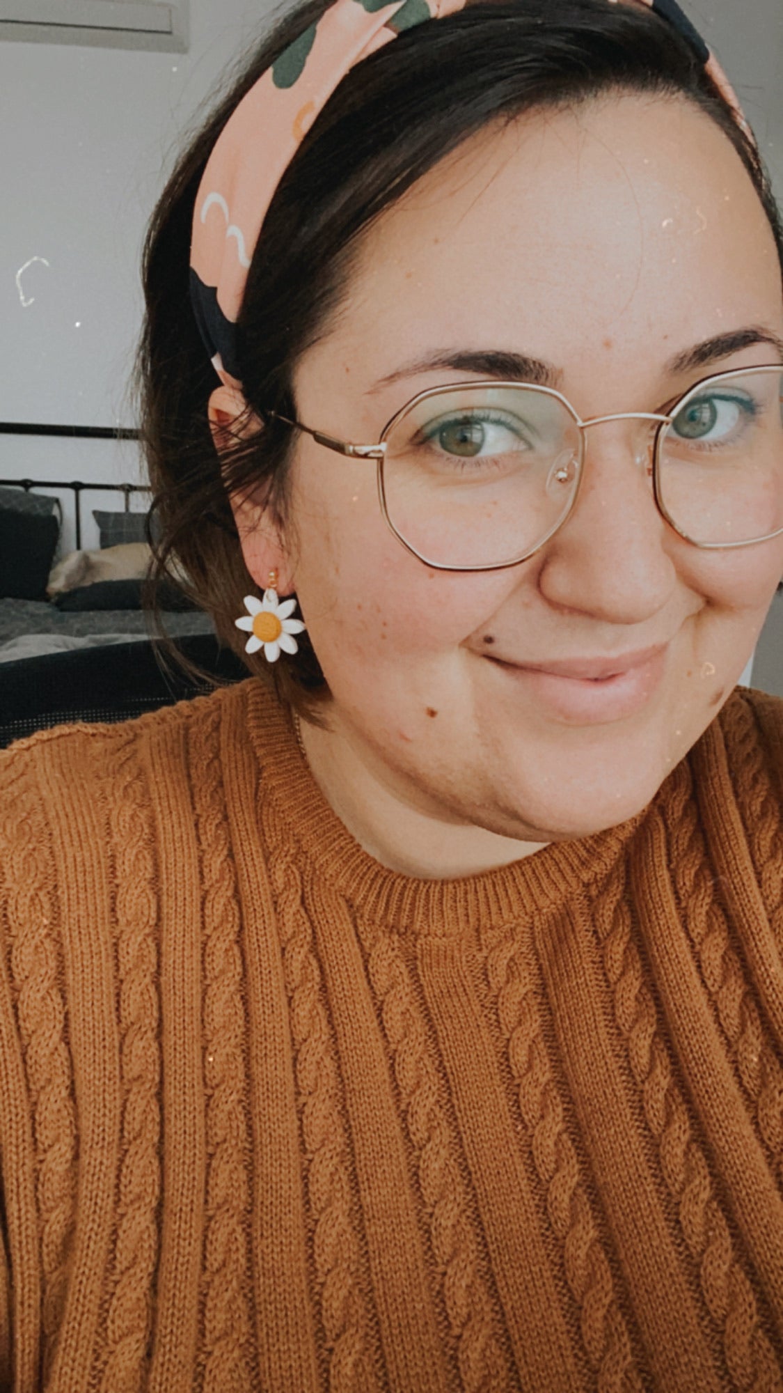 Dainty Daisy Earrings