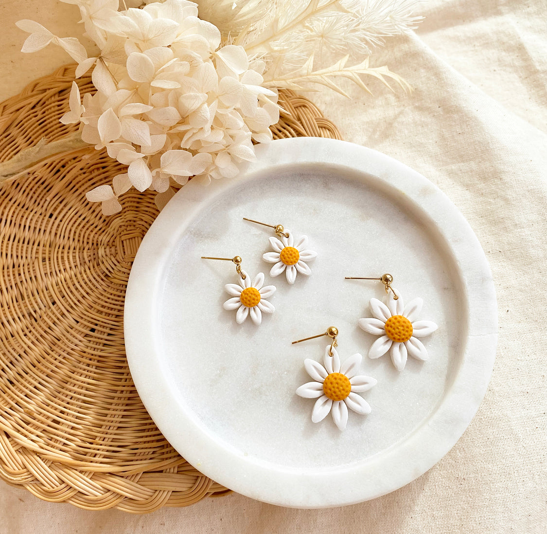 Dainty Daisy Earrings